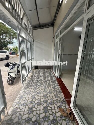 VỐN LÀM ĂN GIẢM NỮA GIÁ CĂN NHÀ Ở HÓC MÔN CÒN 1,4 TỶ(THƯƠNG LƯỢNG)