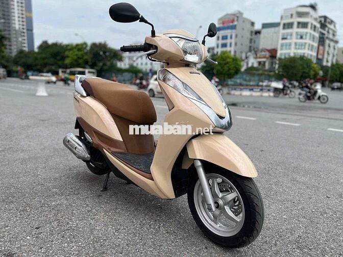 LEAD 125 mầu vàng kem xe cực kỳ mới