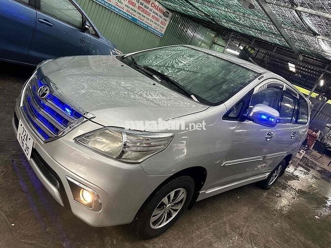Toyota Innova 2014 J - 79 km
