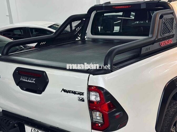 Toyota Hilux 2021 2.8 4x4 AT Adventure - 45000 km