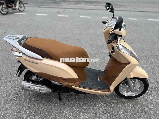 LEAD 125 mầu vàng kem xe cực kỳ mới