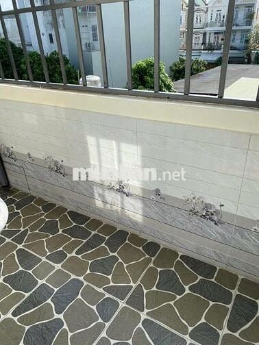 NHÀ 1 TRỆT 2 LẦU - 4pn, hẻm 5m,  đường Trần Thị Hè, Q12