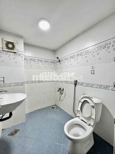 cho thuê phòng ban công thoáng ngay trung tâm Q3 gần đại học Sài Gòn