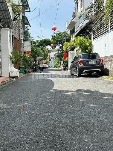 Bán nhà 17 tỷ mặt tiền đường Đỗ Quang - P. Thảo Điền Quận 2 ****