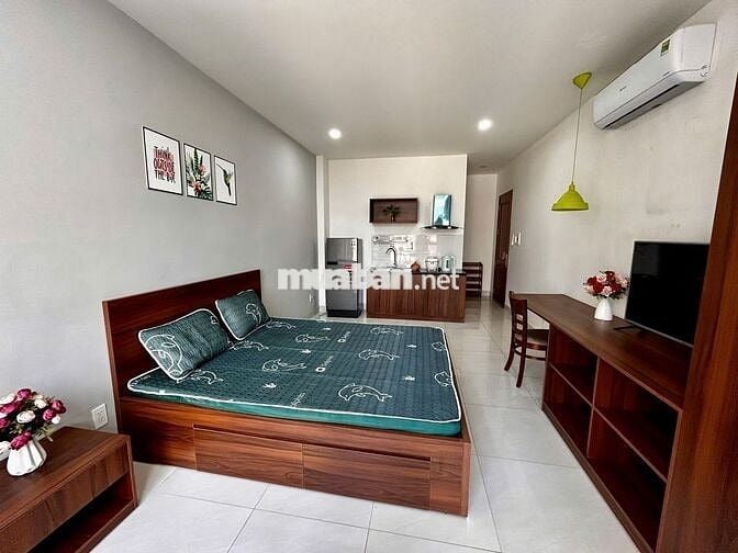 CHDV full nội thất cao cấp Ngã 4 Hàng Xanh, thang máy, giặt phơi riêng