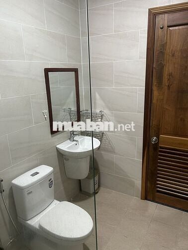 CHDV full nội thất cao cấp Ngã 4 Hàng Xanh, thang máy, giặt phơi riêng