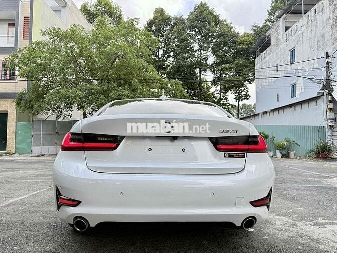 BMW 320i Sport Line