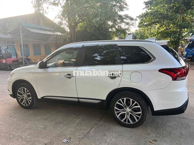 Mitsubishi Outlander 2018 2.0 CVT Premium siêu đep