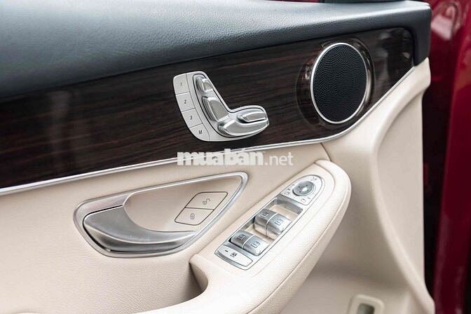 Mercedes GLC200 Facelift - 2020 - Đỏ Kem