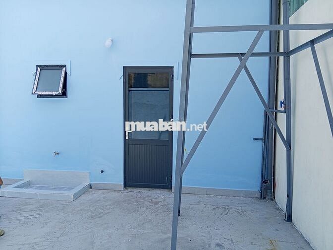 CHO THUÊ NHÀ CẤP 4 NGAY CHÂN CẦU PHÚ LONG GIÁP QUẬN 12