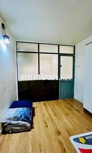Cho thuê nhà Mới, Đầy đủ NT - Hẻm xe hơi, Nguyễn Trãi Quận 1