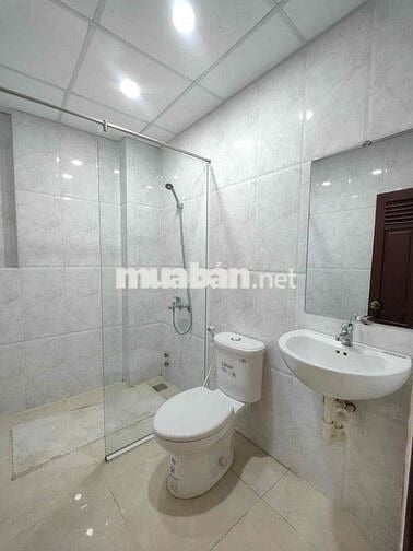 STUDIO BAN CÔNG SIÊU RỘNG NGAY CÔNG VIÊN LÀNG HOA THOÁNG MÁT