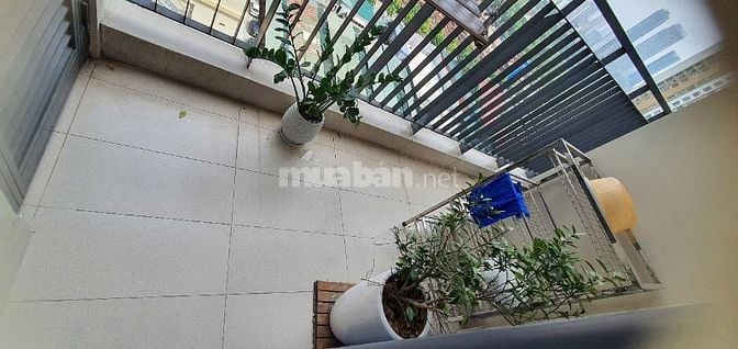 Cho thuê gấp căn hộ 3 ngủ chung cư Golden Park. 100m2
