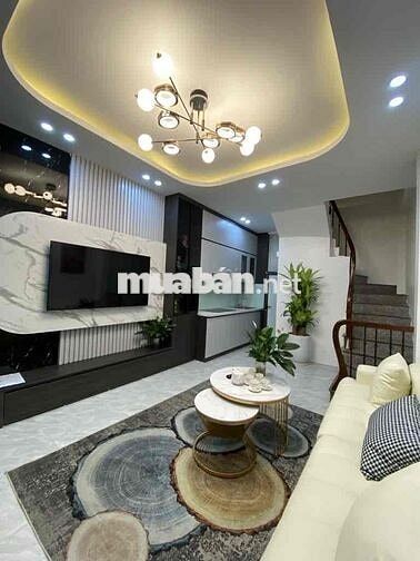 Bán nhà Kim Ngưu - Nội thất đẹp - Sân để xe rộng - 30m2. Giá: 5,18 tỷ