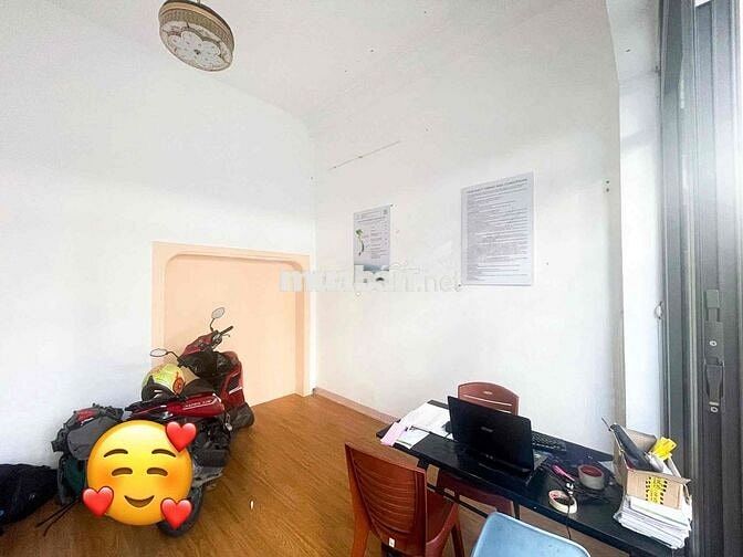 Mặt bằng kết hợp, có kho rộng rãi, bao điện nước