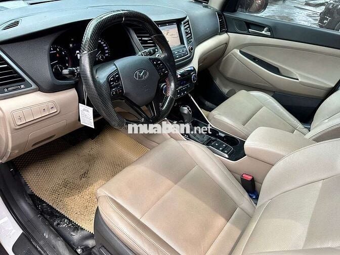Hyundai Tucson 2018 Đặc Biệt 2.0L,màu trắng,22.000