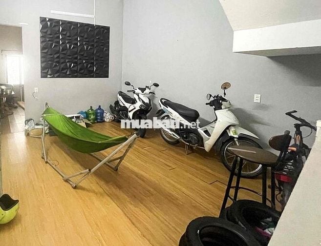 Mặt bằng kết hợp, có kho rộng rãi, bao điện nước
