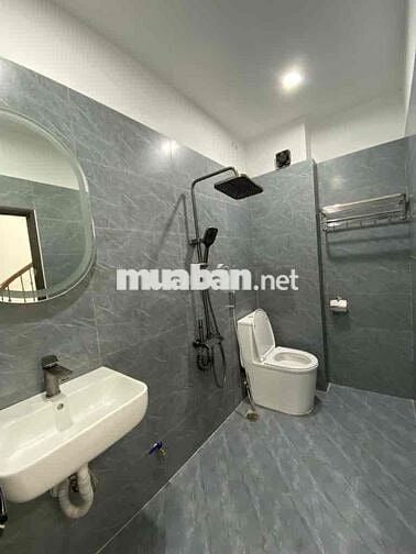 Bán nhà Kim Ngưu - Nội thất đẹp - Sân để xe rộng - 30m2. Giá: 5,18 tỷ