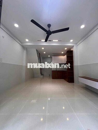 nhỉnh 4tỷ- nhà đẹp- đường lạc long quân