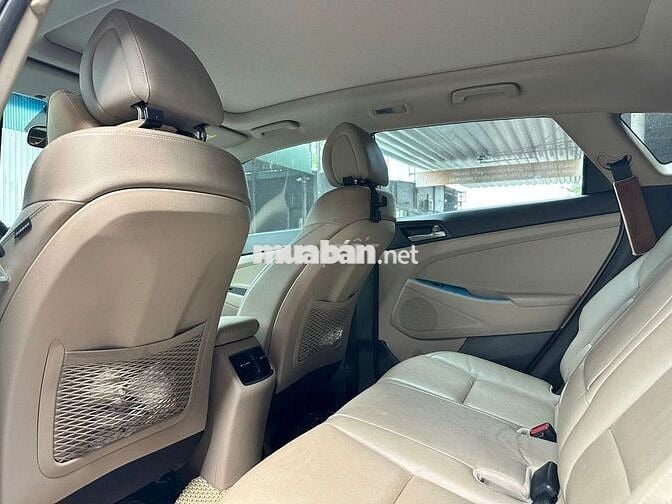 Hyundai Tucson 2018 Đặc Biệt 2.0L,màu trắng,22.000