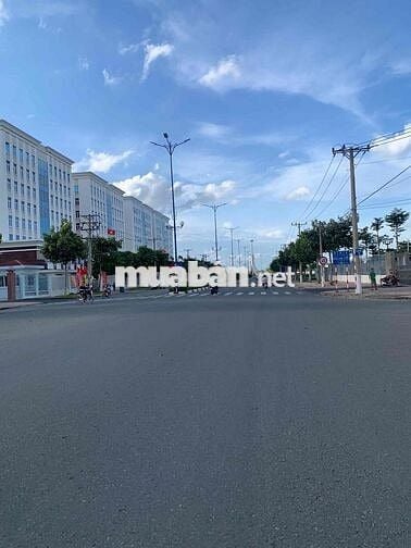 Cho thuê nhà mặt tiền đường Hùng Vương gần trung tâm hành chính