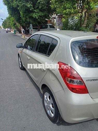 Hyundai i20 2011 1.4 AT - 86000 km