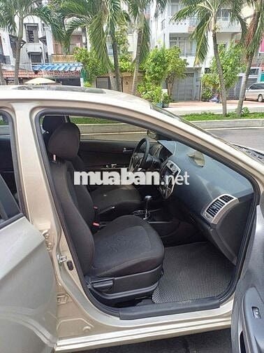 Hyundai i20 2011 1.4 AT - 86000 km
