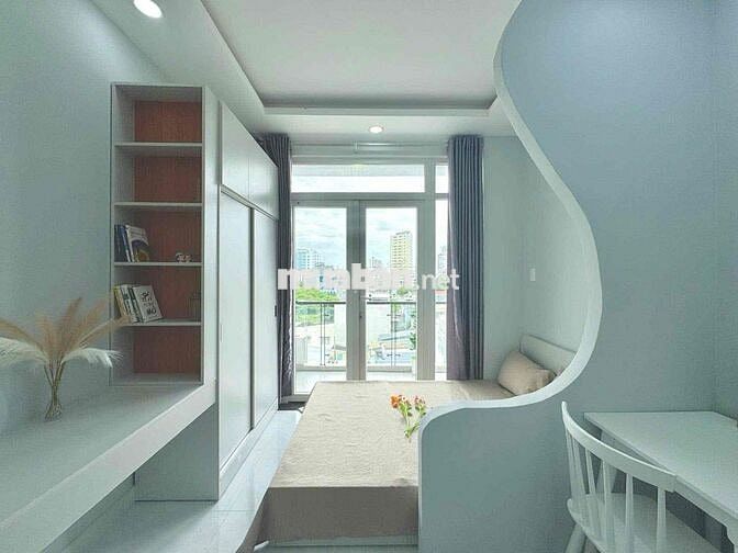 Căn Hộ Ban Công Thang Máy Tách Bếp Phú Nhuận Gần Phan Xích Long Quận 1