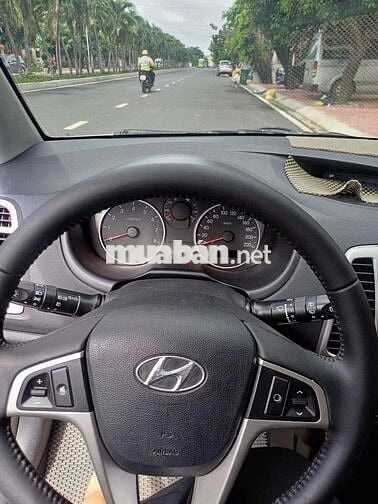 Hyundai i20 2011 1.4 AT - 86000 km