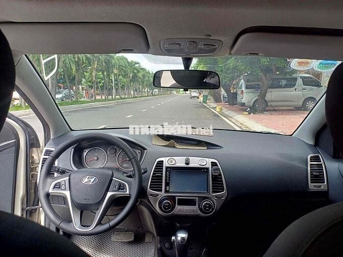 Hyundai i20 2011 1.4 AT - 86000 km