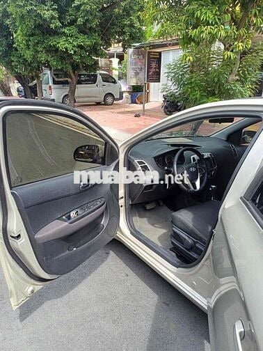 Hyundai i20 2011 1.4 AT - 86000 km