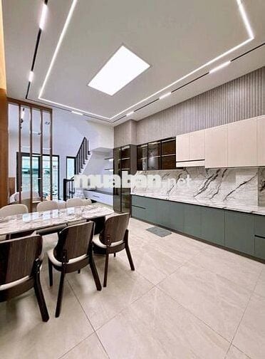 Bán nhà 1 trệt 2 lầu mới XD gần cty dược hậu giang
