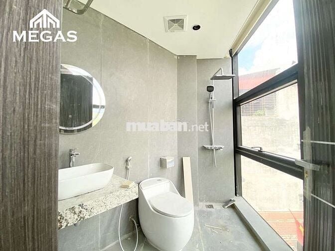 Mới:CĂN GÓC FULL KÍNH VIEW CỰC ĐỈNH FULL NỘI THẤT TẠI YÊN HÒA CẦU GIẤY