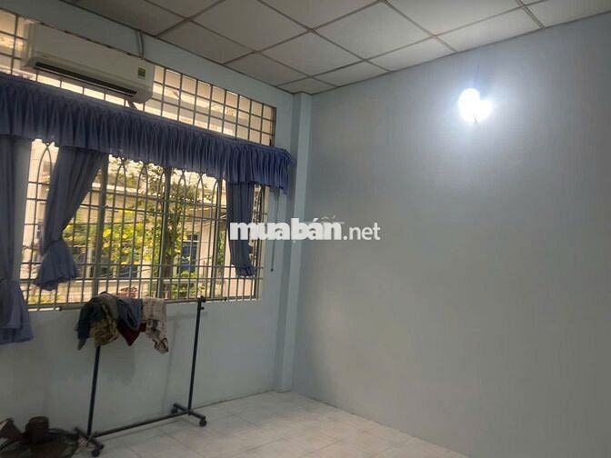 Nhà 4x8, 1 lầu 2 phòng, hẻm 5m thông, P3 Q11
