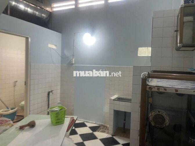 Nhà 4x8, 1 lầu 2 phòng, hẻm 5m thông, P3 Q11
