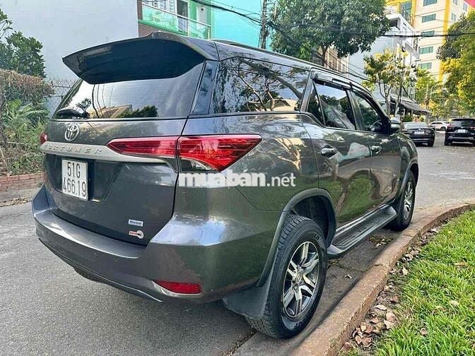 Toyota Fortuner 2017 - 100000 km