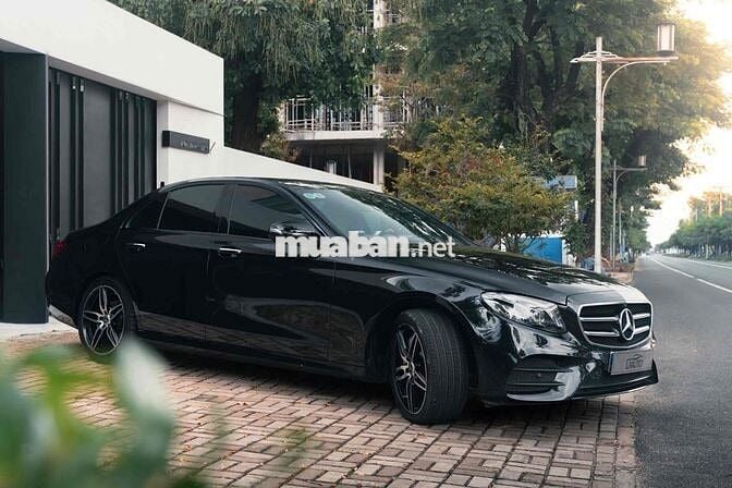 Mercedes- Benz E300 AMG Đklđ 2020- Trả trước 400Tr