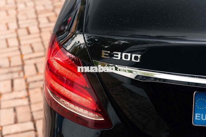 Mercedes- Benz E300 AMG Đklđ 2020- Trả trước 400Tr