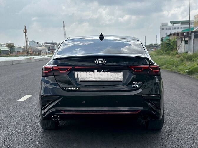 Kia Cerato đăng kí 2022 số tự động màu đen