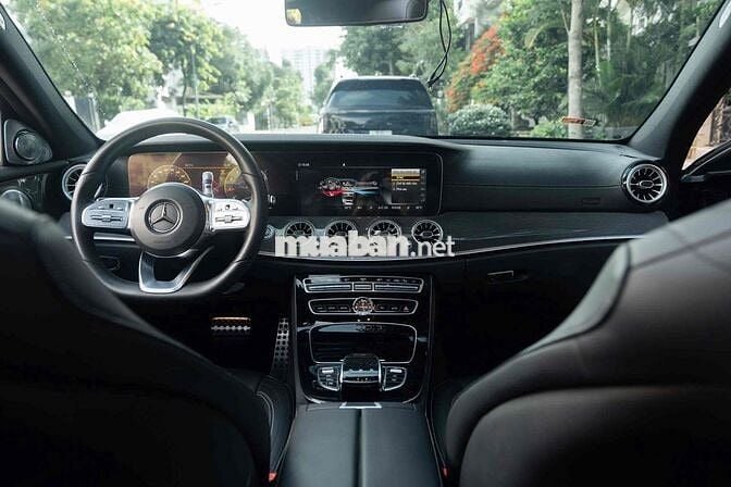 Mercedes- Benz E300 AMG Đklđ 2020- Trả trước 400Tr