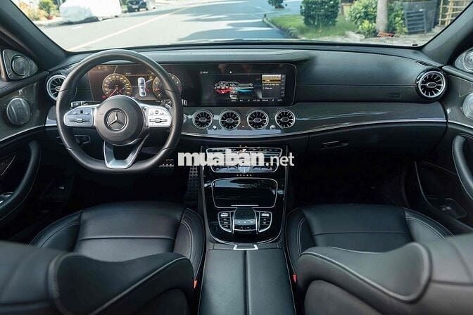 Mercedes- Benz E300 AMG Đklđ 2020- Trả trước 400Tr