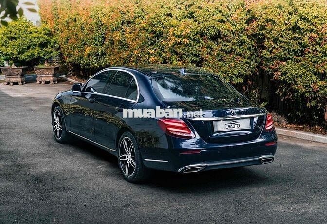 Mercedes- Benz E200 Đklđ 2017 - trả trước 350tr