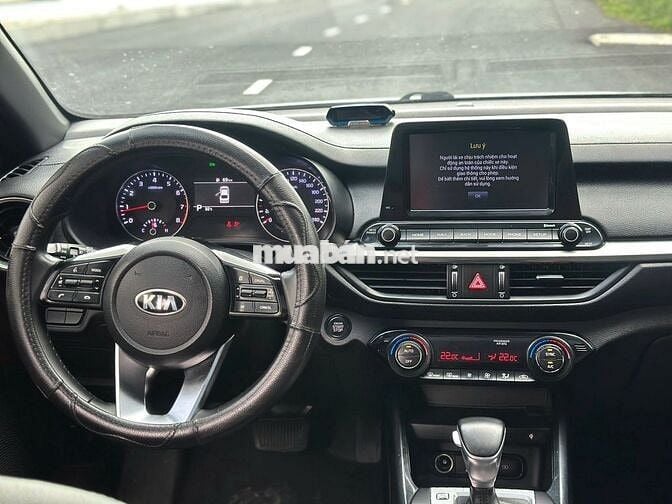 Kia Cerato đăng kí 2022 số tự động màu đen
