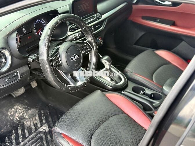 Kia Cerato đăng kí 2022 số tự động màu đen