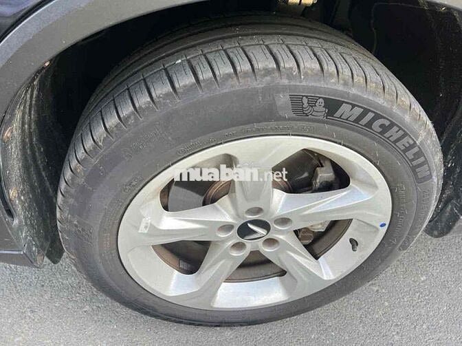 VinFast Lux SA2.0 2021 Plus 2.0 AT - 60000 km
