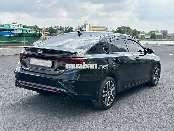 Kia Cerato đăng kí 2022 số tự động màu đen