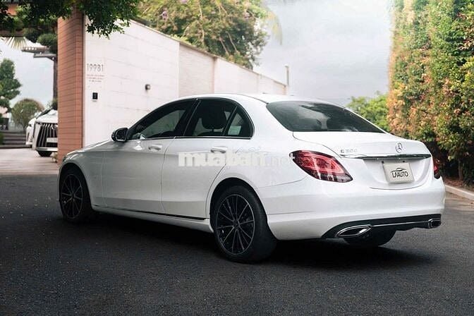Mercedes C200 Exclusive Đklđ 2020- Trả trước 300