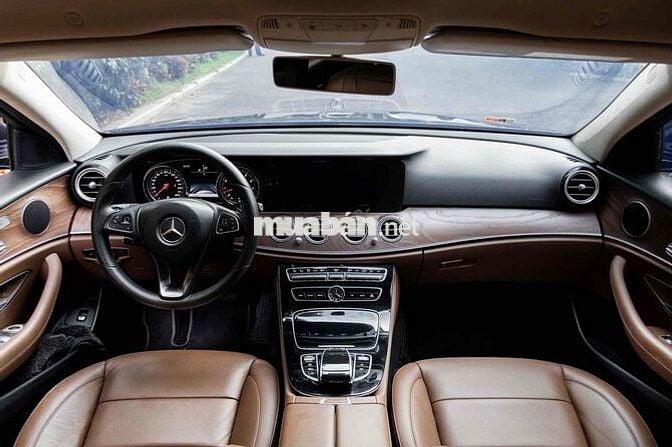 Mercedes- Benz E200 Đklđ 2017 - trả trước 350tr