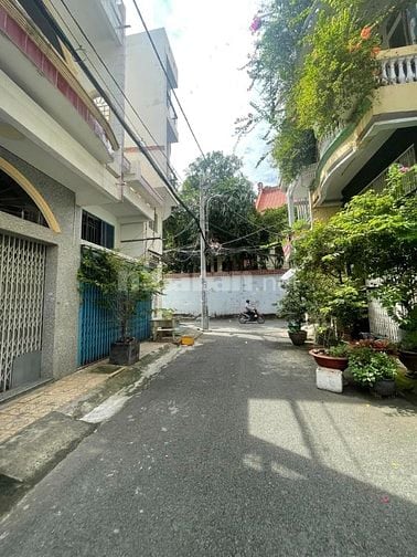 Bán nhà MT đường số 12 khu Tên Lửa 4x13.5m, C4 giá 5 tỷ gần Aeon