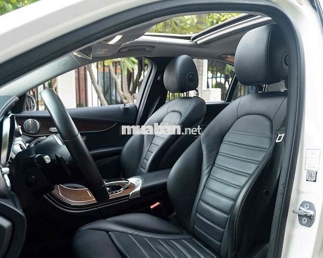 Mercedes C200 Exclusive Đklđ 2020- Trả trước 300